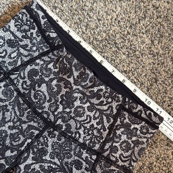 Lululemon Outrun 17" Crop Sz 2 / XXS Leggings - Picture 7 of 9